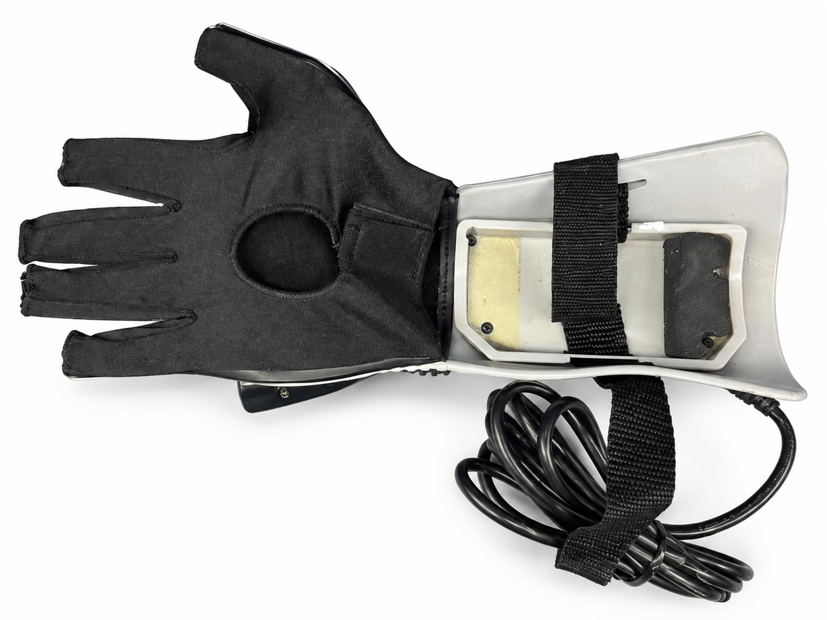Nintendo Power Glove - Nintendo Famicom 8 bits