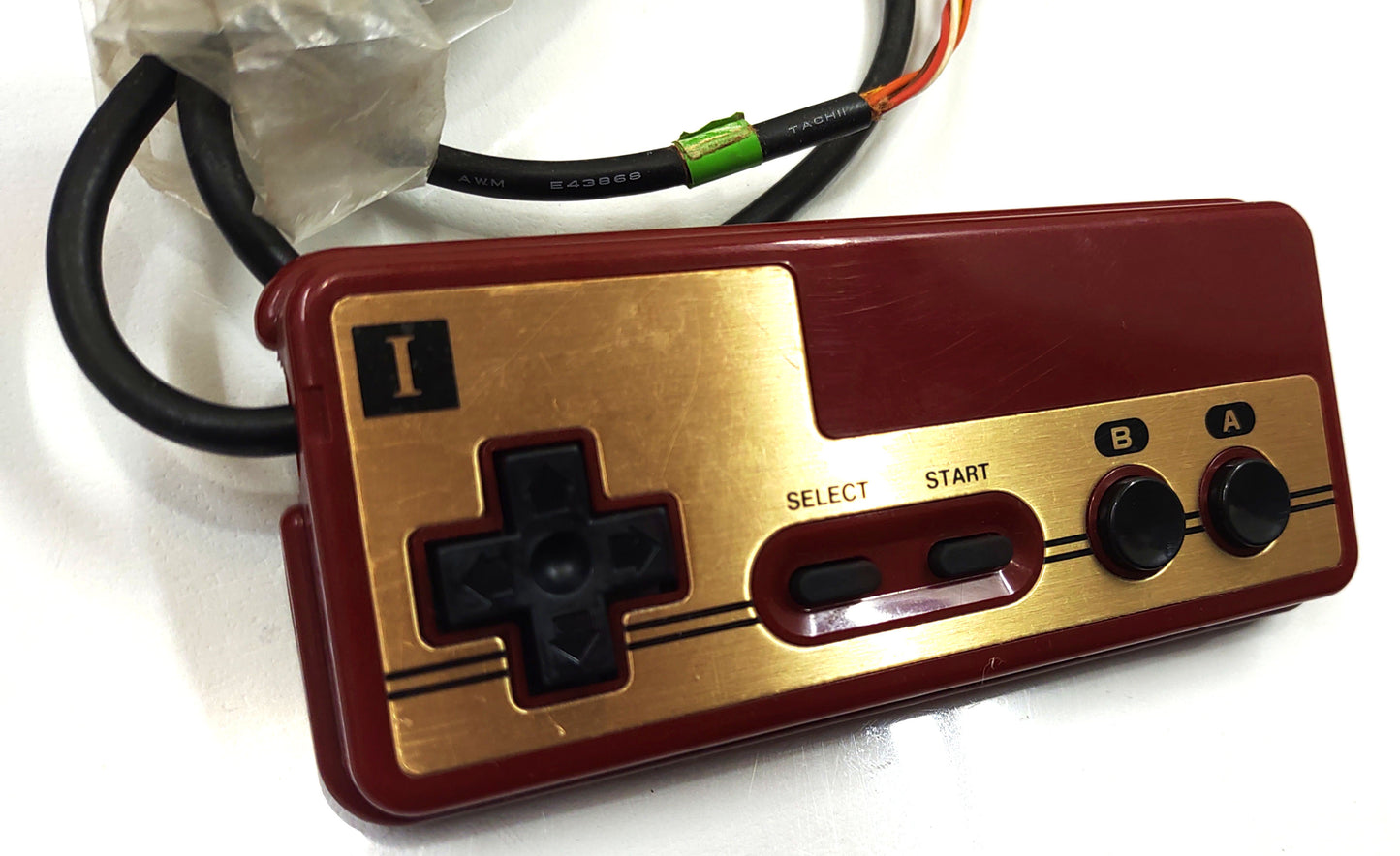 Raro Bandai Super Controller II com Overlay – Player 1 – Famicom (Family Computer)