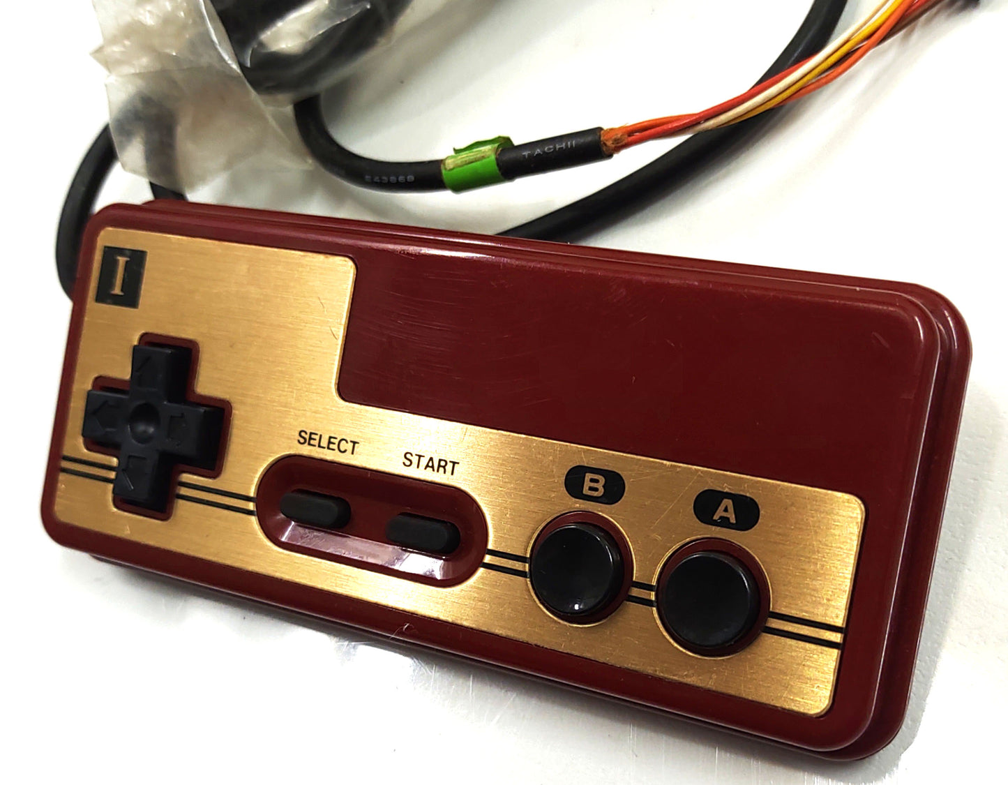 Raro Bandai Super Controller II com Overlay – Player 1 – Famicom (Family Computer)