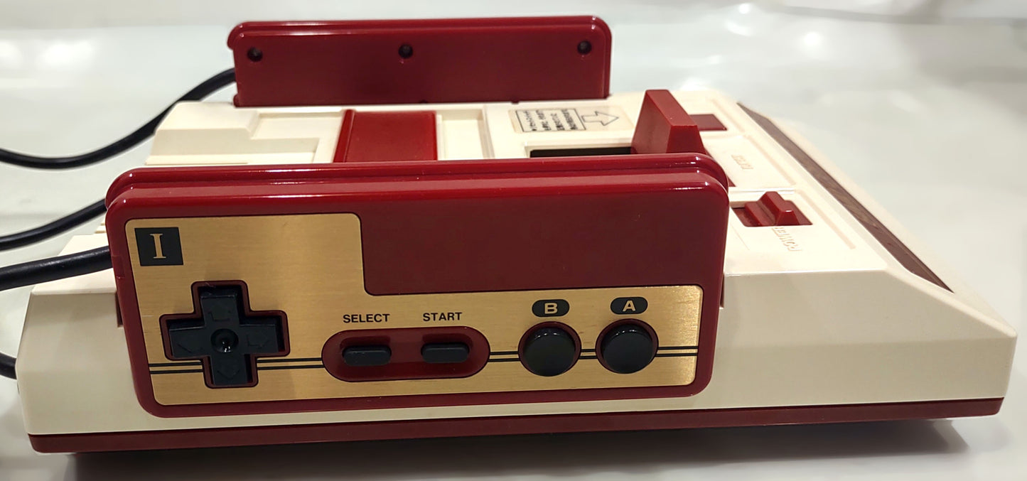 Famicom / Family Computer - Primeiro modelo clássico - FRETE GRÁTIS!