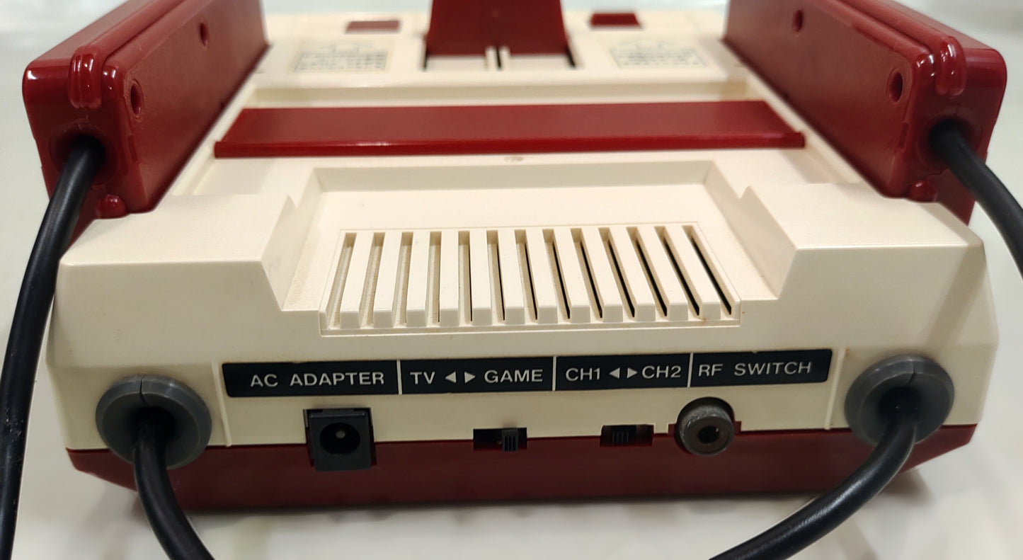 Famicom / Family Computer - Primeiro modelo clássico - FRETE GRÁTIS!